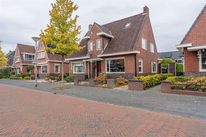 Acacialaan 19 in Winschoten foto