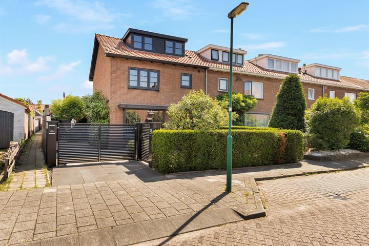 Acacialaan 28 in Loosdrecht foto