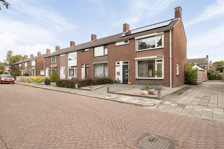 Acaciastraat 10 in Oude Pekela foto