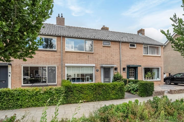 Acaciastraat 39 in Oud-Beijerland foto