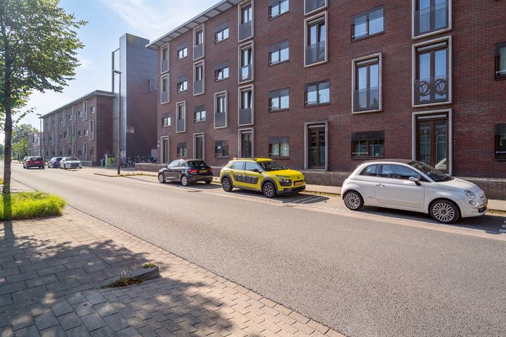 Achter de Hoven 28a in Leeuwarden foto