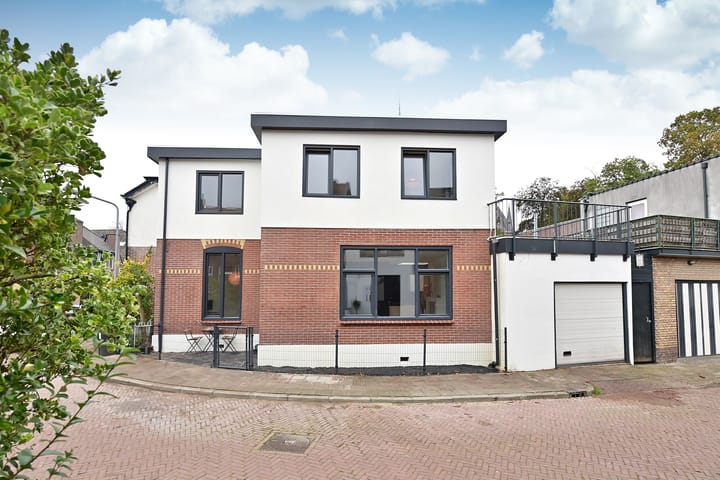 Achter St. Vitus 2 in Hilversum