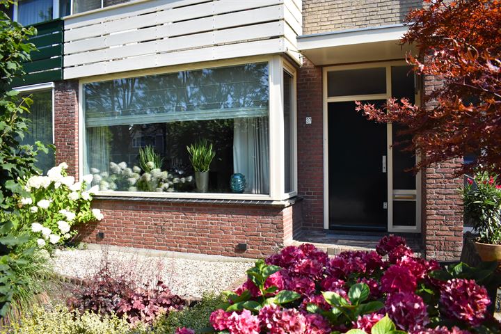 Achterberglaan 37 in Uithoorn foto