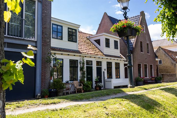 Achtereiland 7 in Medemblik foto