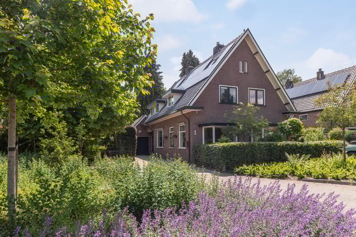 Achterlandseweg 1 in Apeldoorn foto
