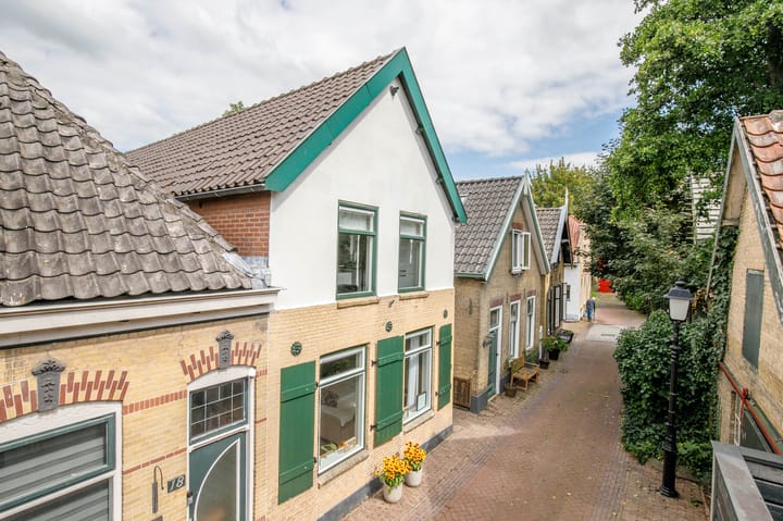 Achterstraat 16 in Lekkerkerk foto