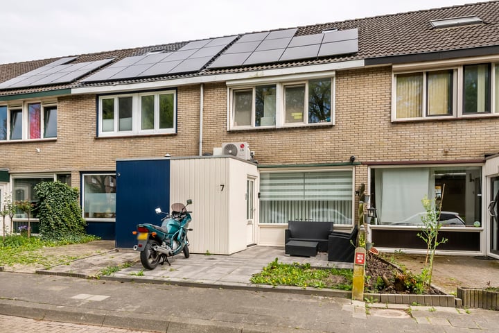 Acquoylaan 7 in Tiel foto