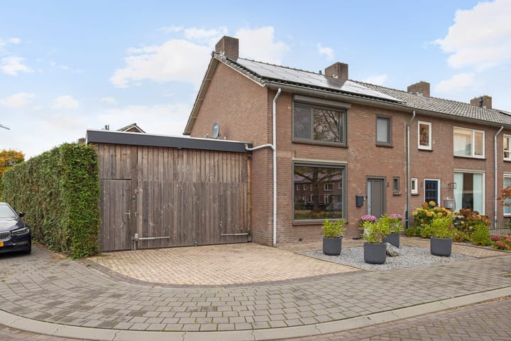 Adalbertstraat 1 in Waalre foto