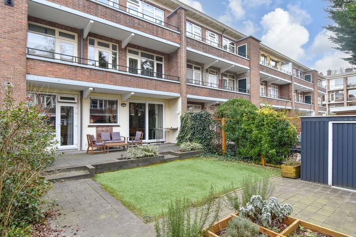 Adama van Scheltemastraat 25 in Voorburg foto