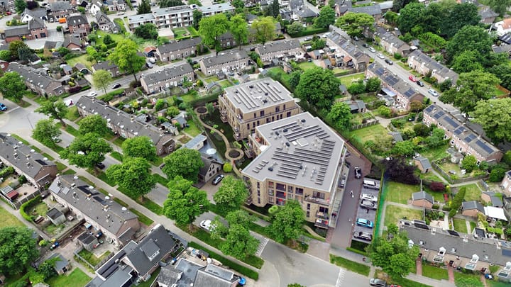 Adelaarslaan 22-27 in Apeldoorn foto