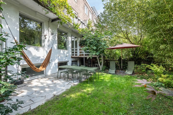 Adelaarsweg 14 in Amsterdam foto