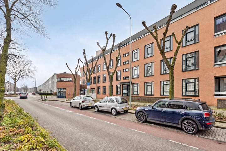 Adelbert van Scharnlaan 173A in Maastricht foto