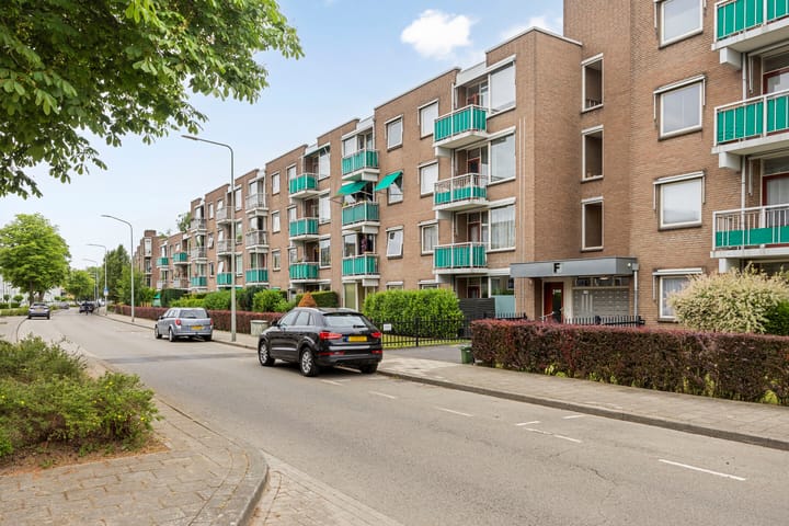 Adelbert van Scharnlaan F 54 in Maastricht foto