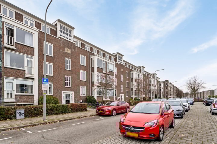 Adelbert van Scharnlaan H 27 in Maastricht foto