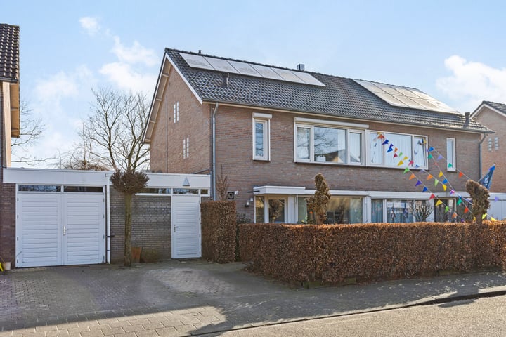 Adelheid van Voornstraat 8 in Asten foto
