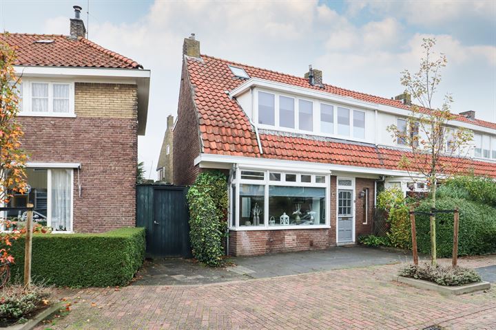 Adm Stellingwerffstraat 8 in Harlingen foto