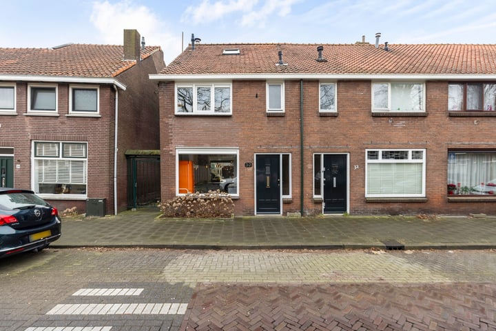 Adolph van Nassaustraat 30 in Zwijndrecht foto