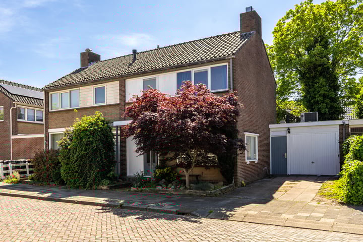 Adriaan Geertsplein 2A in Veendam foto