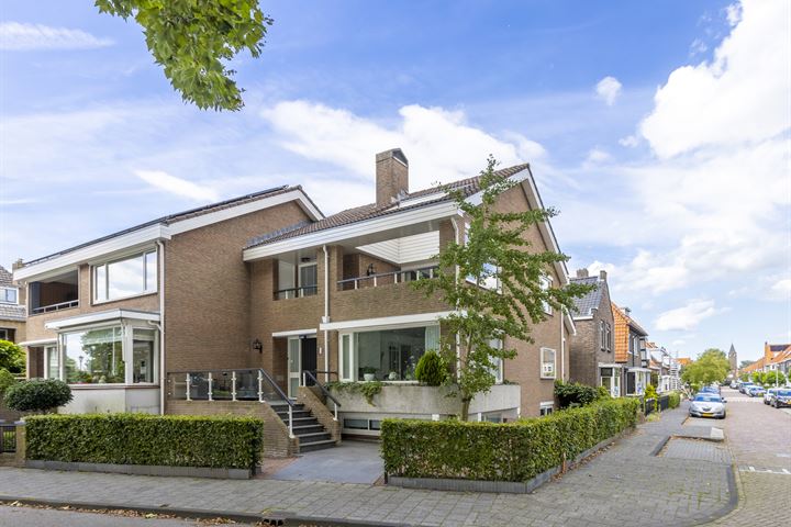 Adriaan Volkersingel 1a in Sliedrecht foto