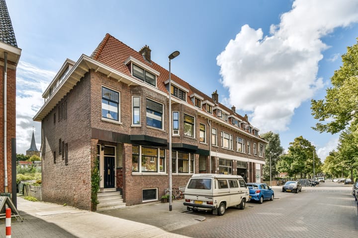 Adriaen van der Doeslaan 25B in Rotterdam foto