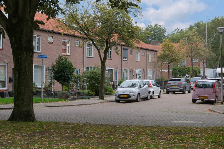 Adriaen van Ostadestraat 8 in Almelo foto