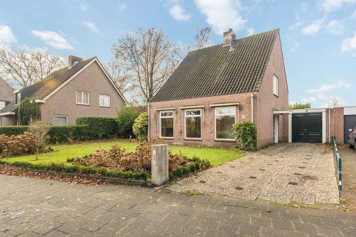 Adrianusdal 9 in Valkenswaard foto