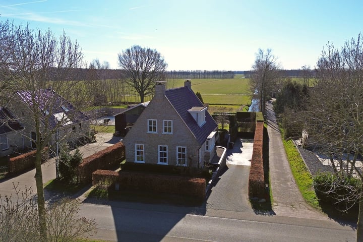 Aengwirderweg 360 in Tjalleberd foto
