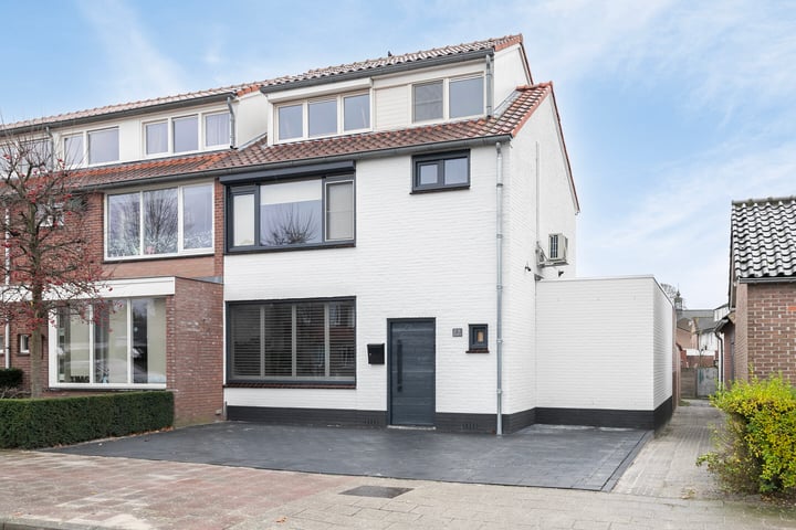 Aerdmennekesbaan 45 in Veldhoven foto