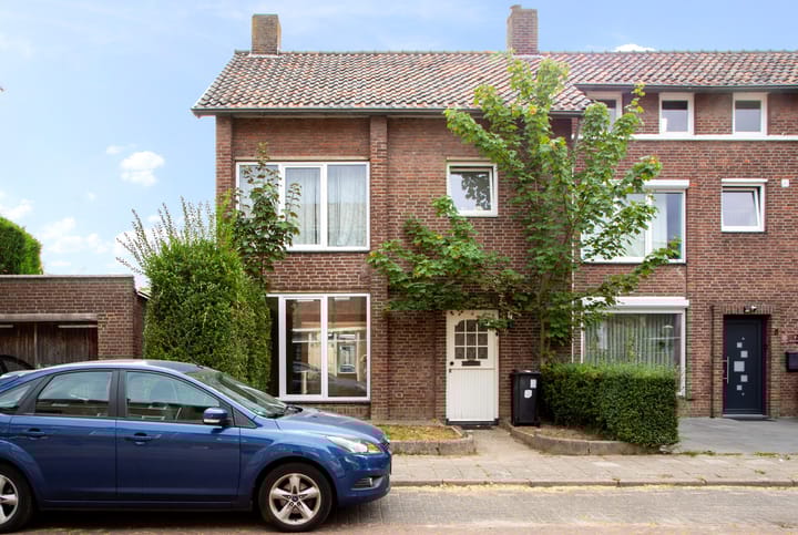 Aert van der Neerstraat 1 in Eindhoven foto