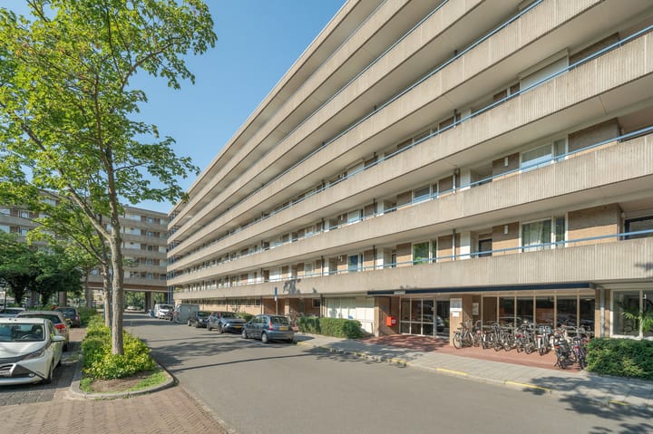 Aert van Neslaan 432 in Oegstgeest