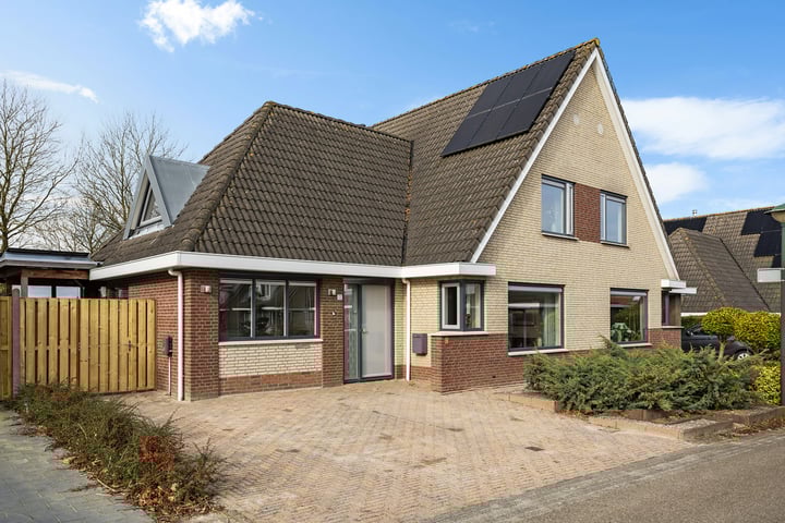 Agaatdreef 12 in Emmen foto
