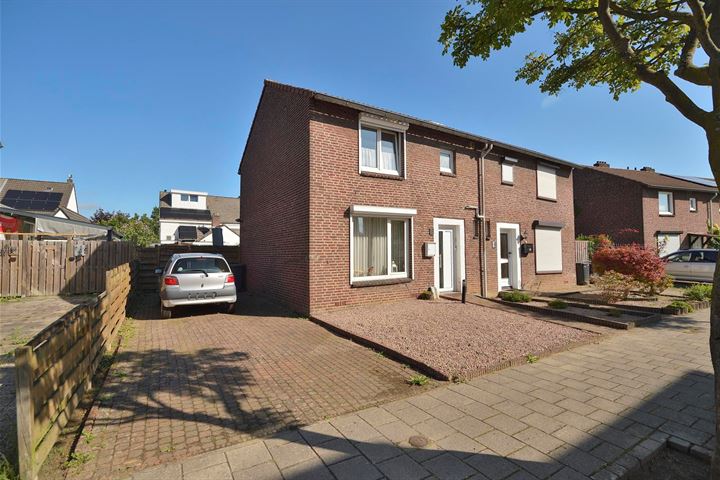 Agaatstraat 44 in Heerlen foto