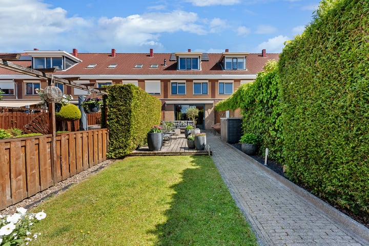 Foto van woning Agnes Bartoutslaan 72, Hendrik-Ido-Ambacht