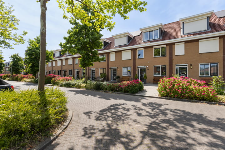 Agnes Bartoutslaan 74 in Hendrik-Ido-Ambacht foto