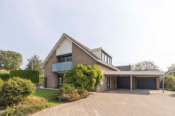 Akkerstraat 1 in Herpt foto