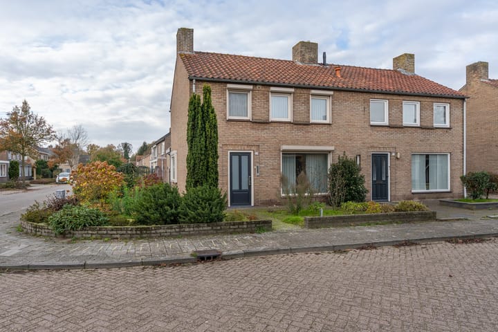 Akkerstraat 34 in Den Dungen foto