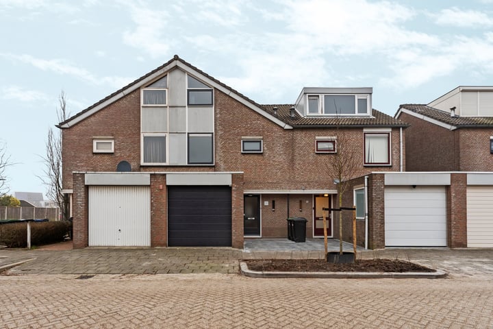 Alban Bergstraat 18 in Almere foto