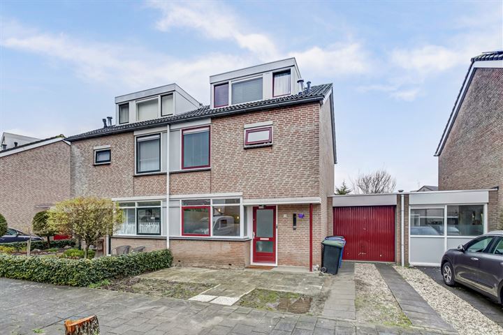 Alban Bergstraat 28 in Almere foto