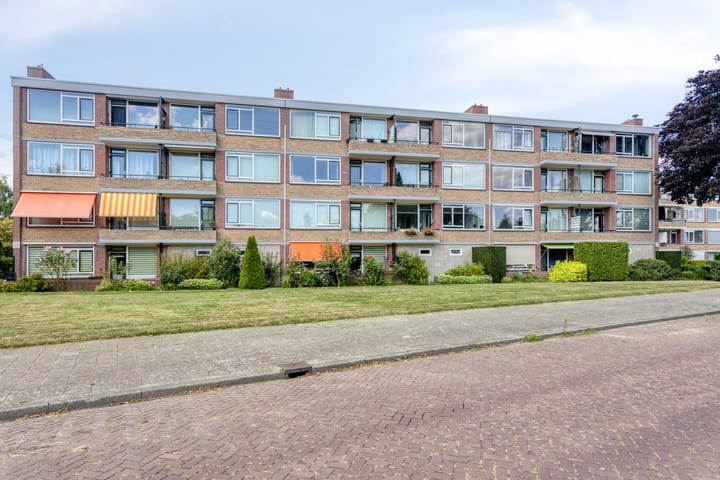 Albardastraat 144 in Apeldoorn foto