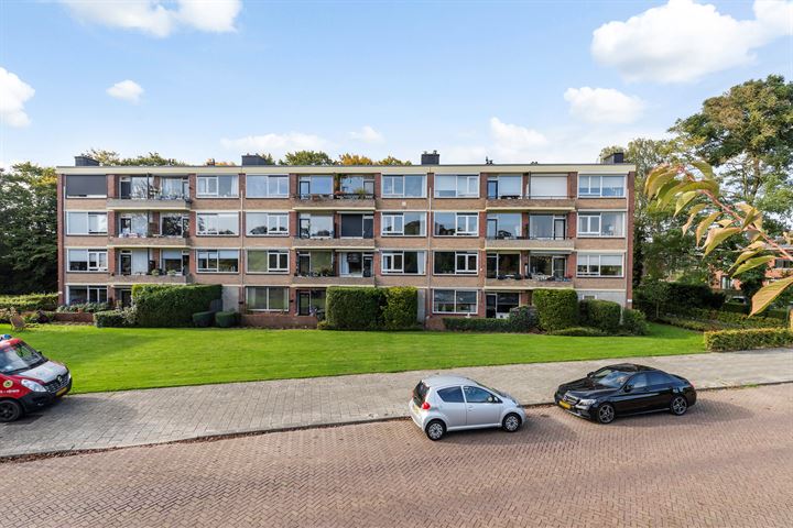 Albardastraat 8 in Apeldoorn foto