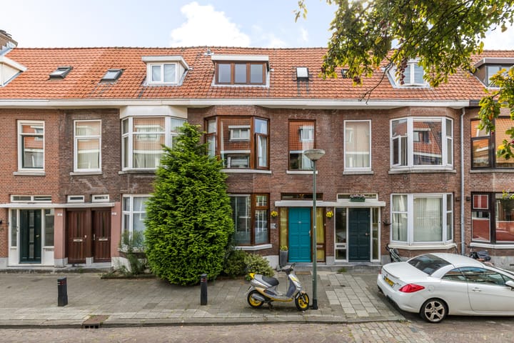 Albert Cuijpstraat 20 in Schiedam foto