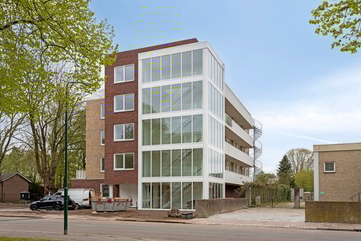 Albert Cuyplaan 198U in Soest foto