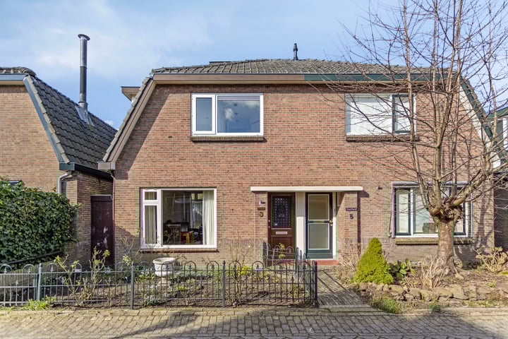 Albert Cuypstraat 3 in Maarssen foto