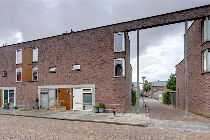 Albert Cuypstraat 39 in Hoogezand foto