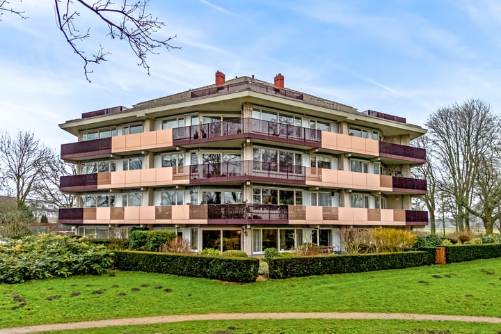Albert Verweylaan 24 in Driehuis NH foto