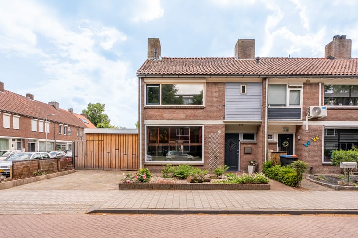 Albertus Magnusstraat 64 in Tilburg foto