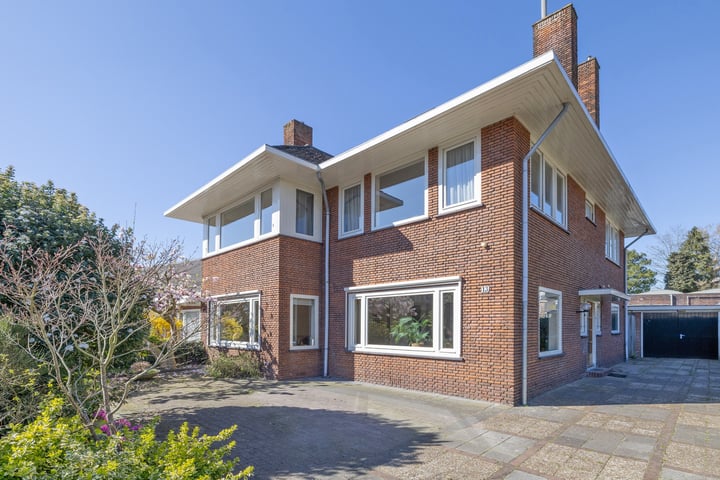 Albrechtlaan 13 in Bussum