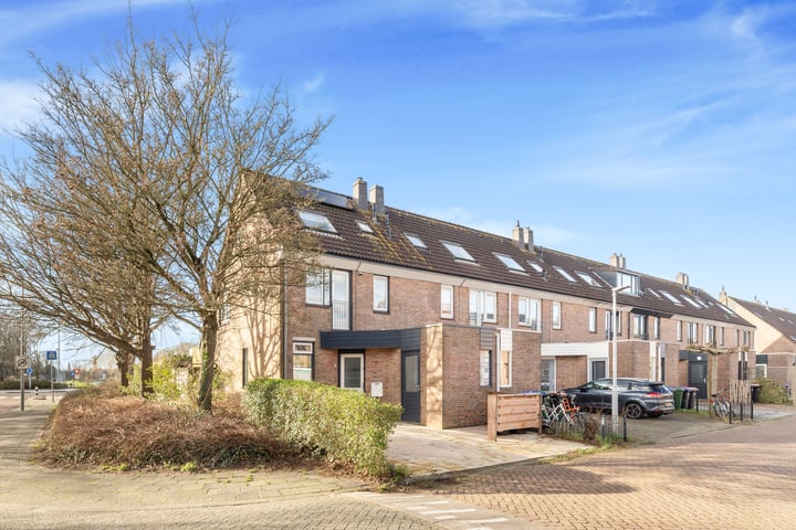 Aletta Jacobsstraat 1 in Heemskerk foto