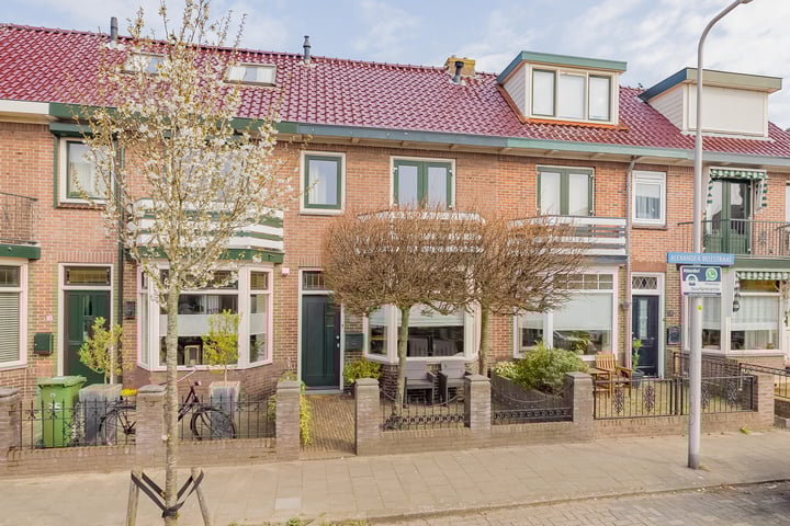 Alexander Bellstraat 27 in IJmuiden foto