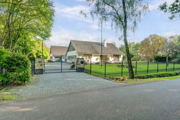 Allemansveldweg 185 in Enschede foto